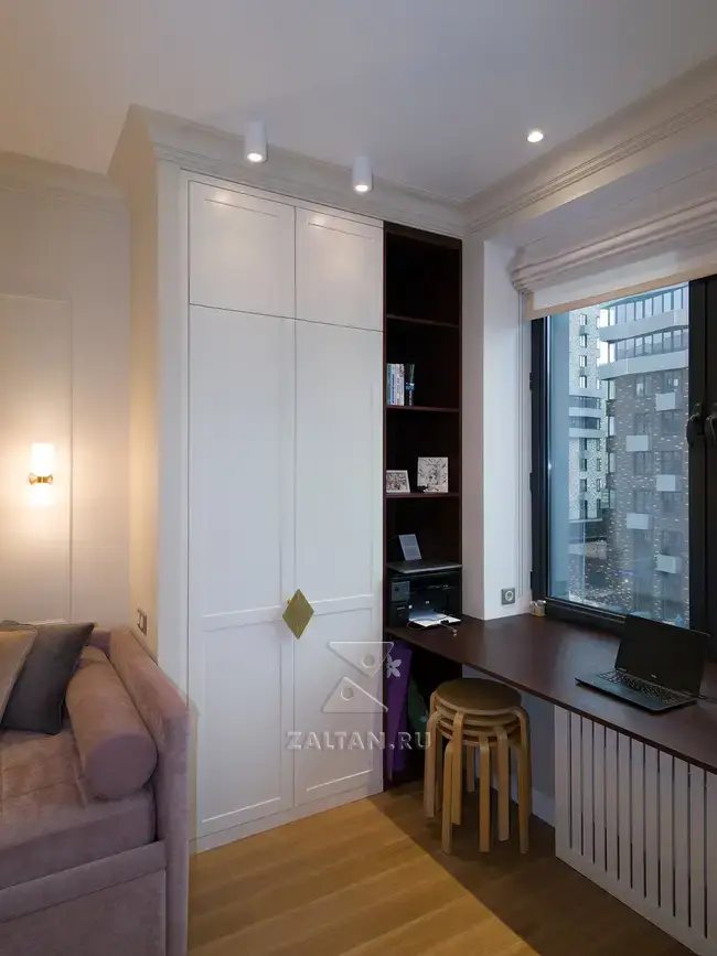 Рабочая зона в спальне