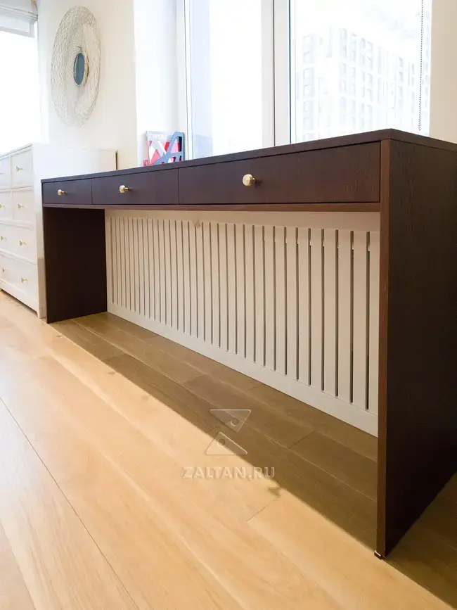 Стол из шпона дуба с ящиками