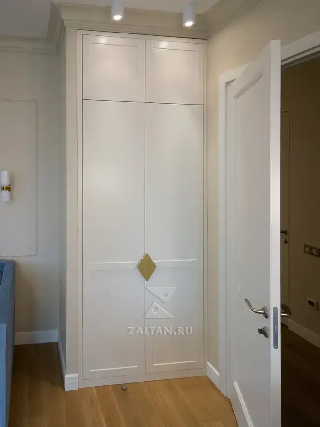 Распашной шкаф в детскую