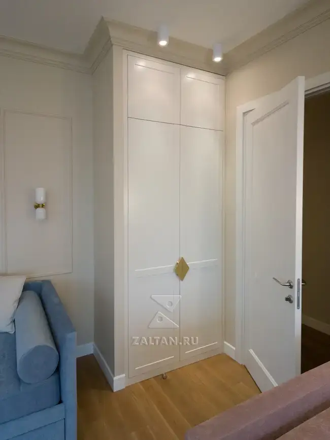 Встроенный шкаф в детскую