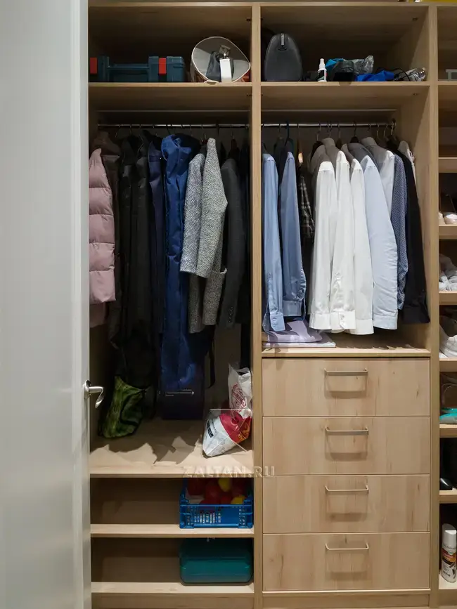 Вместительные гардеробные шкафы