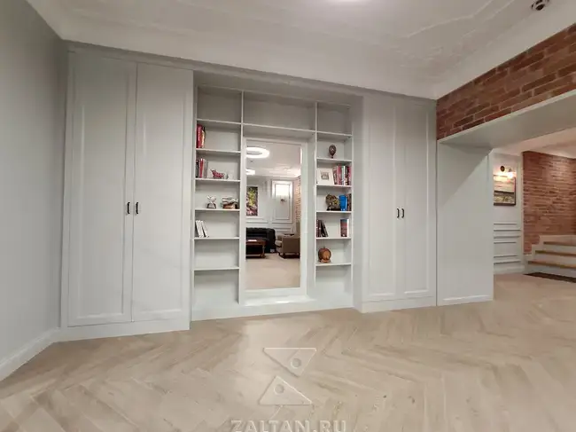 Шкаф с книжными стеллажами