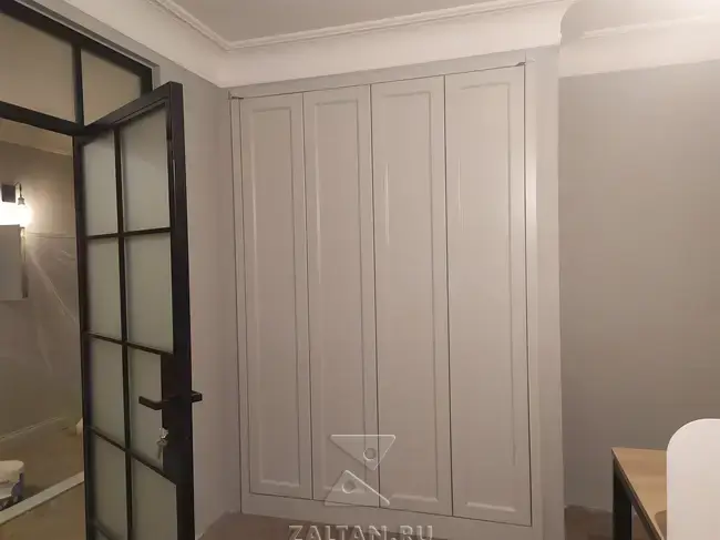 Шкаф в нише