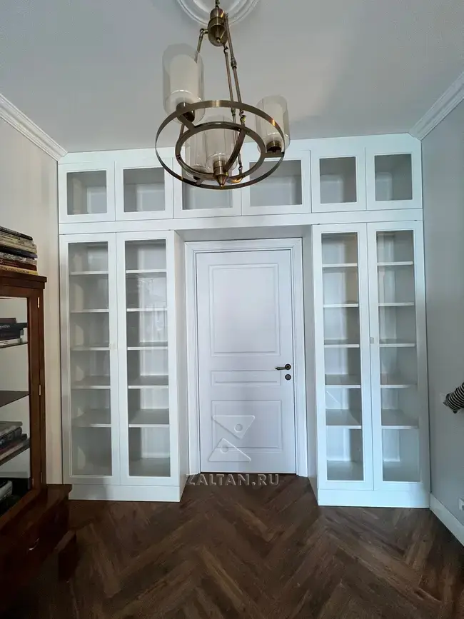 П-образный шкаф для книг