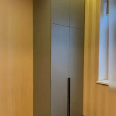 Корпусный шкаф в детскую комнату