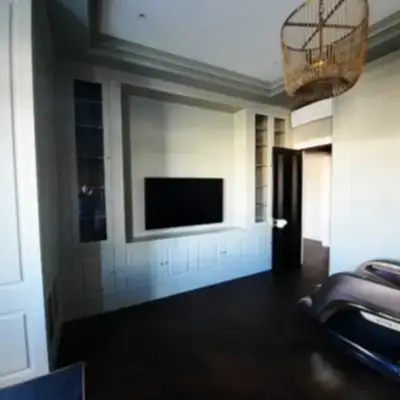 Стенка с ТВ зоной в библиотеке