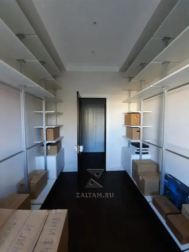 Гардеробная на стойках Витра