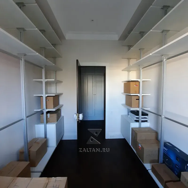 Гардеробная на стойках Витра