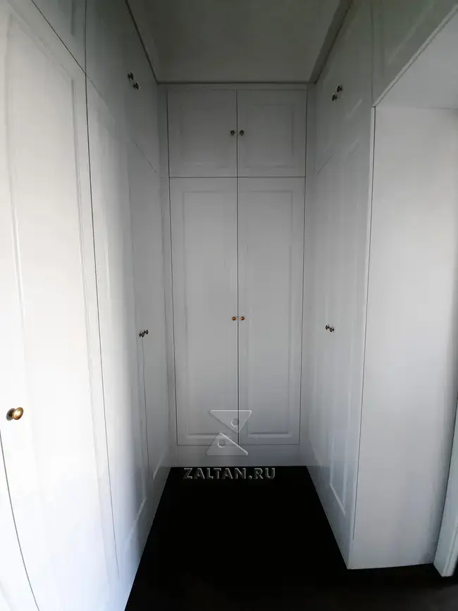 П-образная гардеробная