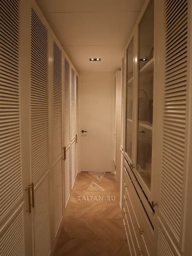 Гардеробные шкафы жалюзи