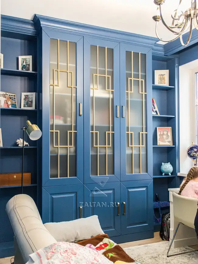 Книжный шкаф в детскую