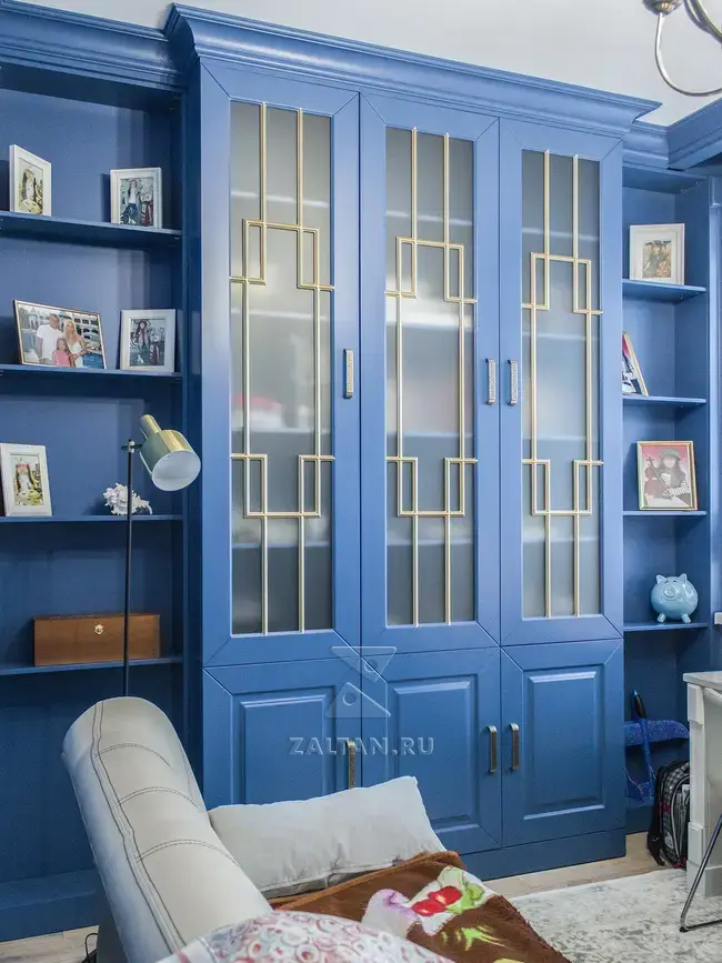 Шкаф для книг в детскую