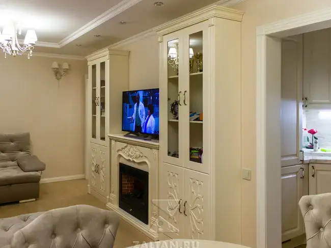 Шкафы витрины в гостиную