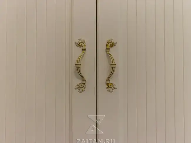 Шкаф с фрезеровкой