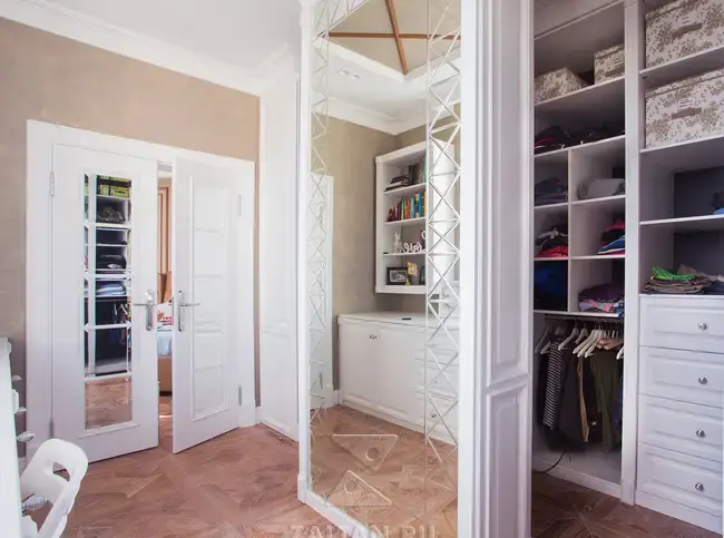 Зеркаль в гардеробной