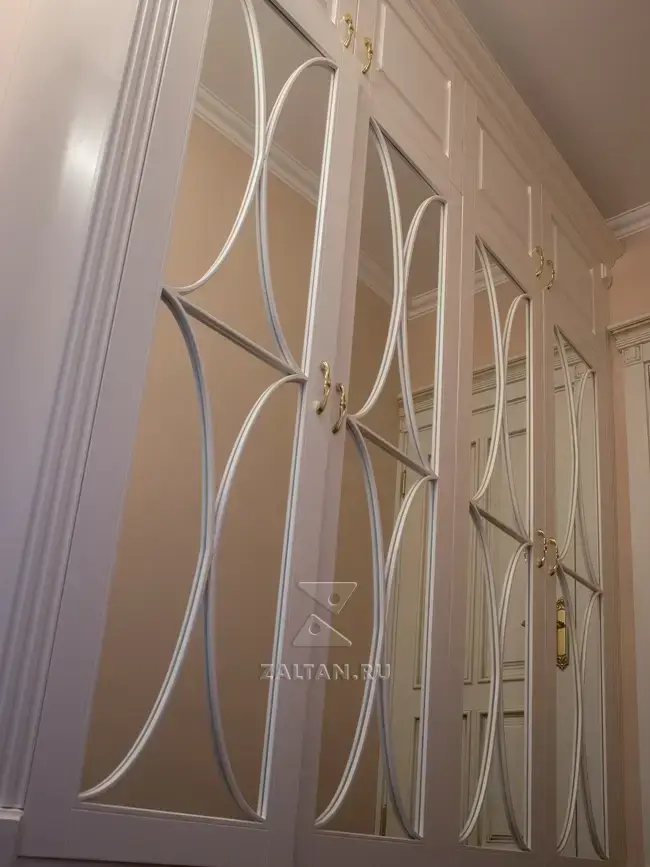 Шкаф с дугами в прихожую