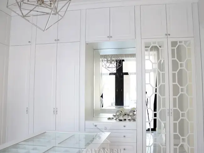 Гардеробные шкафы зеркалом