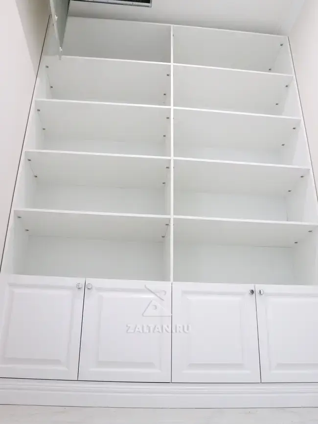 Шкаф для книг