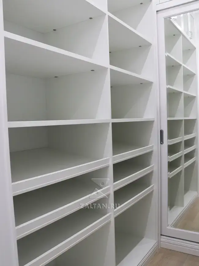 Полки под обувь с бортиком