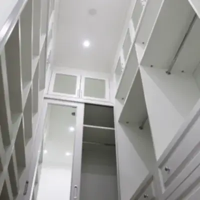 Гардеробная комната в классическом стиле