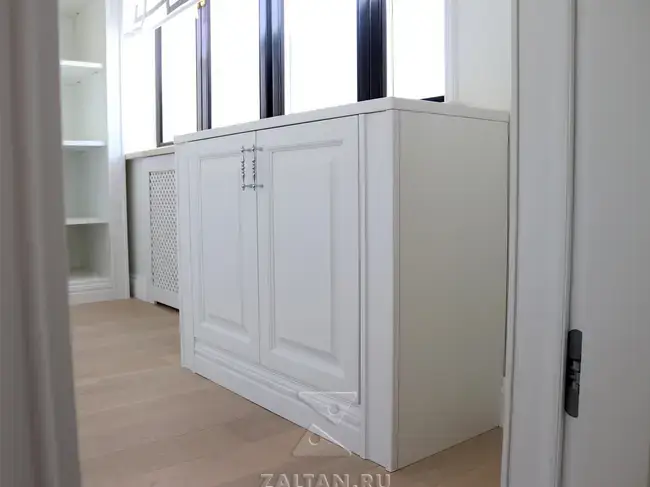 Тумба в гардеробной