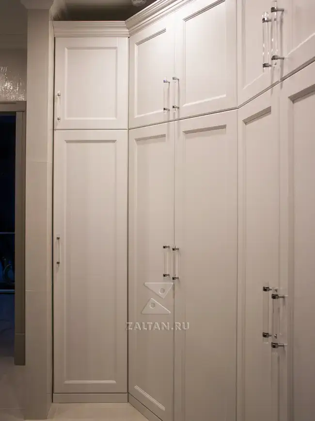 Классические шкафы в постирочной