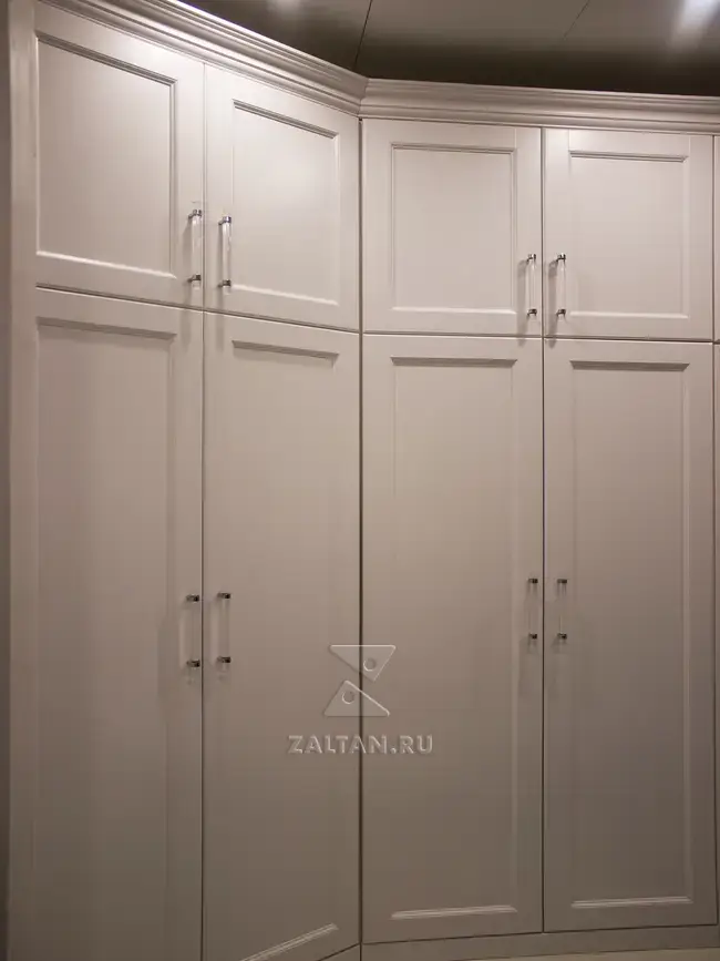 Угловой шкаф в постирочной