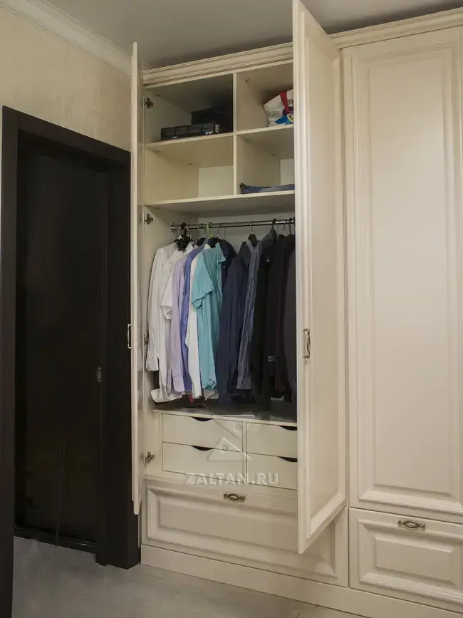 Наполнение шкафа в со штангой