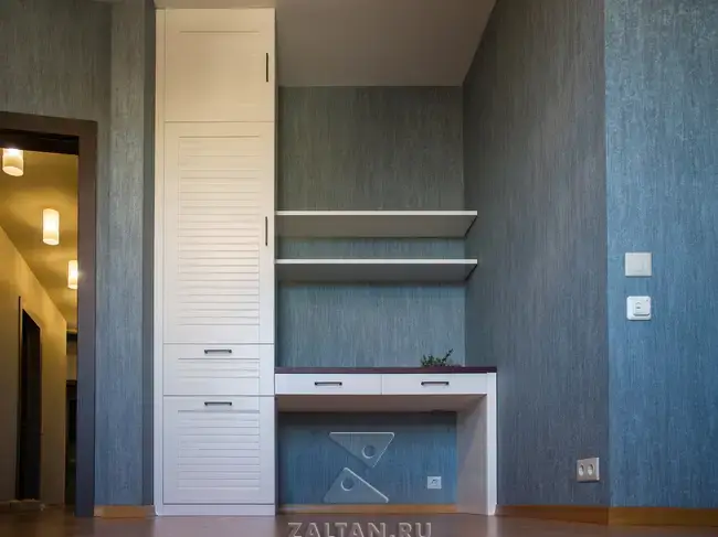 Рабочая зона в комнате подростка