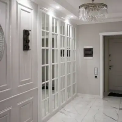 Зеркальный шкаф в прихожую английский стиль