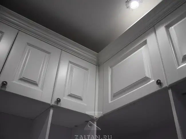 Антресольные шкафы в гардеробной