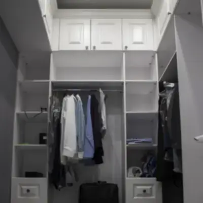 Классическая гардеробная комната