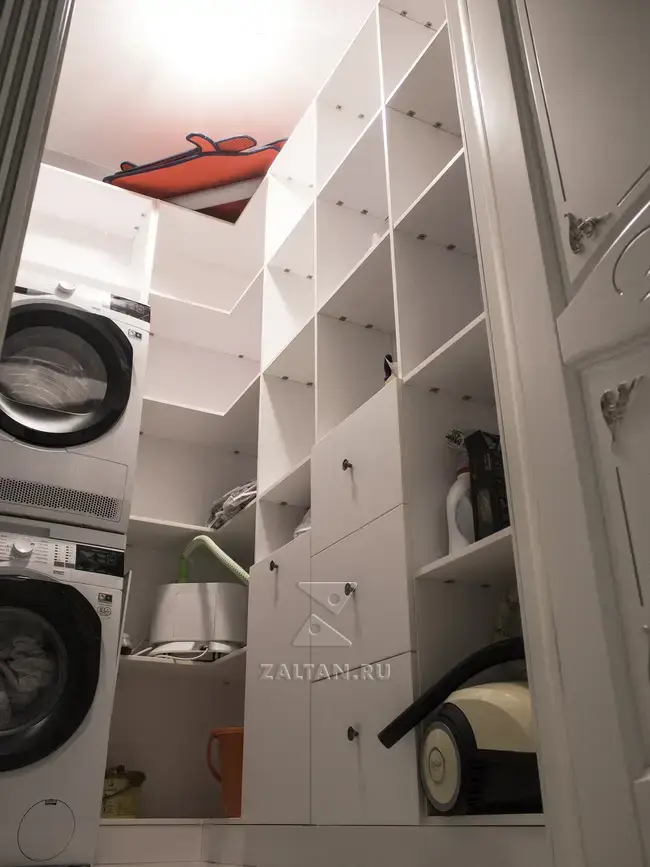 Постирочная со стеллажами