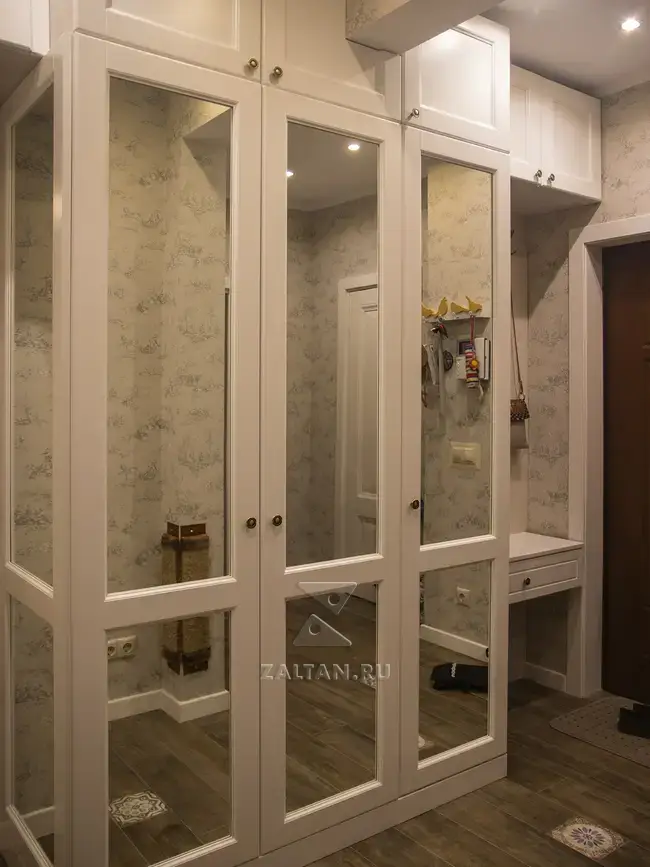 Зеркальная прихожая