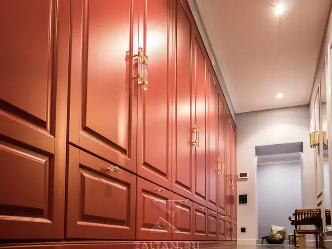 Нижний ряд с ящиками