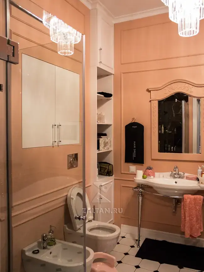 Мебель в санузел шкаф над инсталяцией и пенал