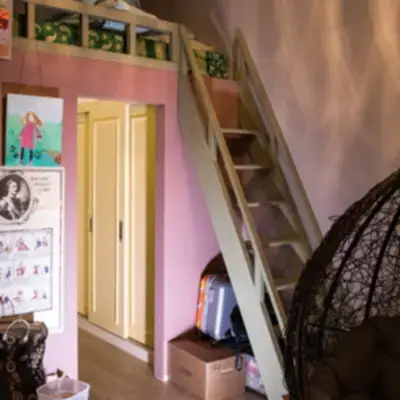 Шкаф-купе в детскую в нише