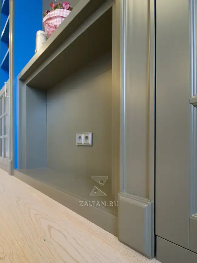 Декоративная ниша под камин