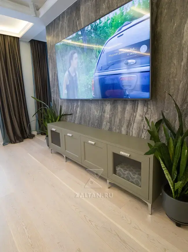 Классическая тумба в гостиную