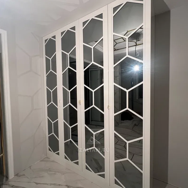 Шкаф в глянце