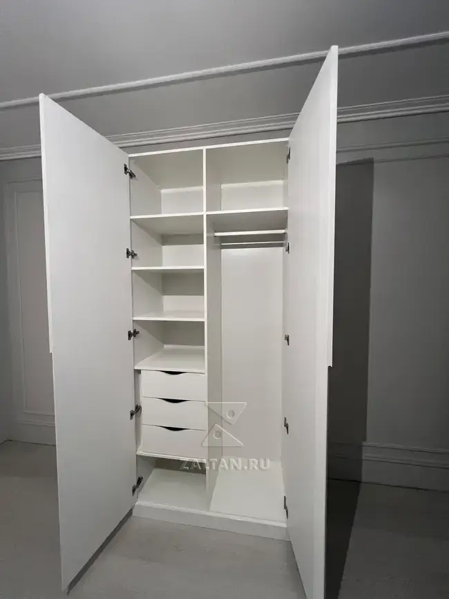 Наполнение шкафа с ящиками