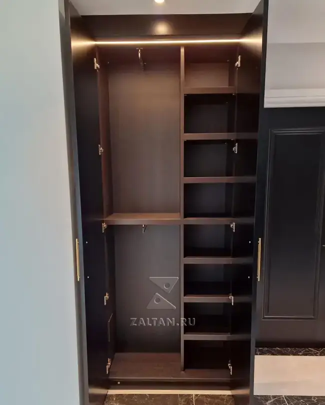 Шкаф с подсветкой