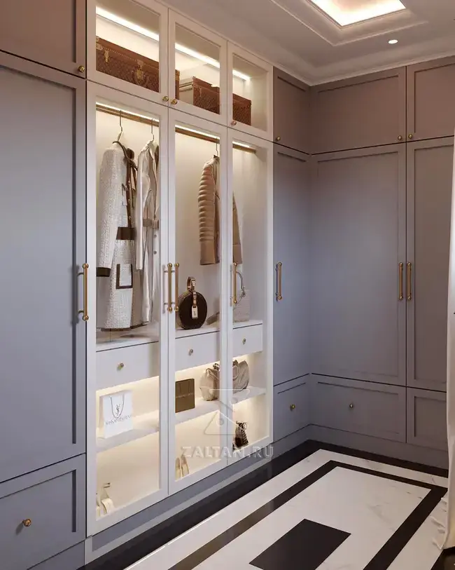 Гардеробный шкаф со стеклом