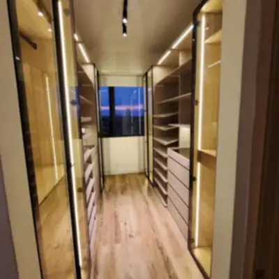 Гардеробная с подсветкой