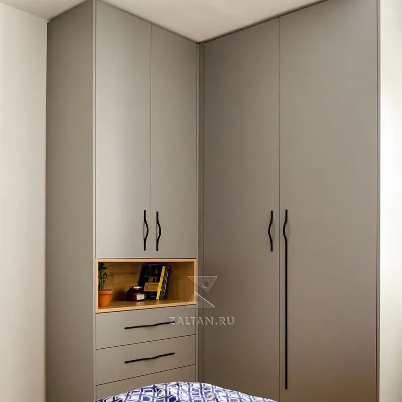 Угловой шкаф в спальню