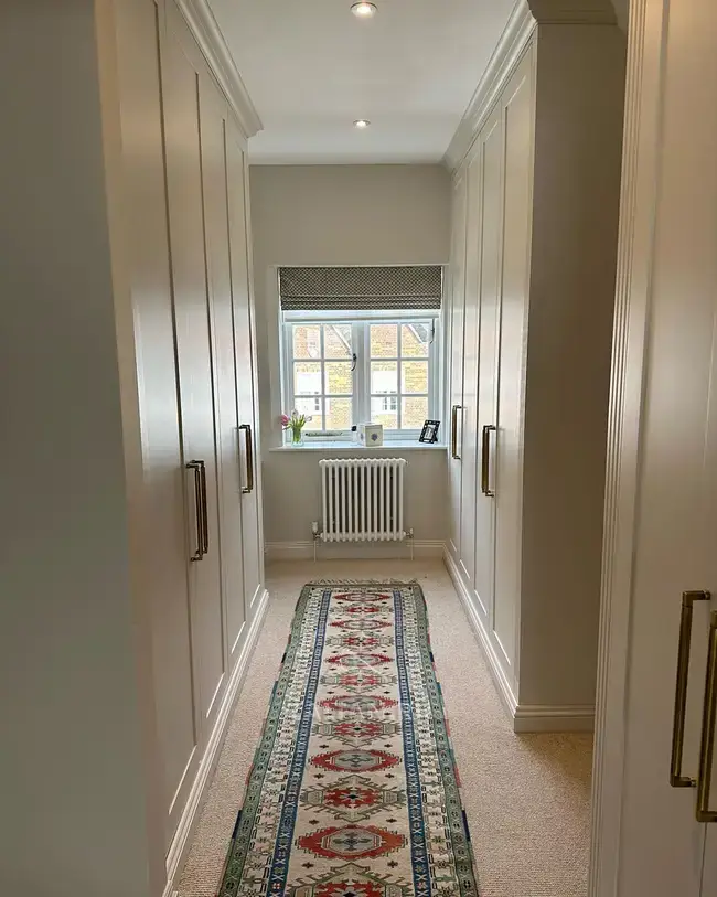 Гардеробная в загородном доме