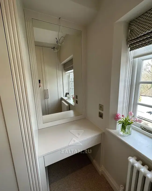 Туалетный столик в гардеробной