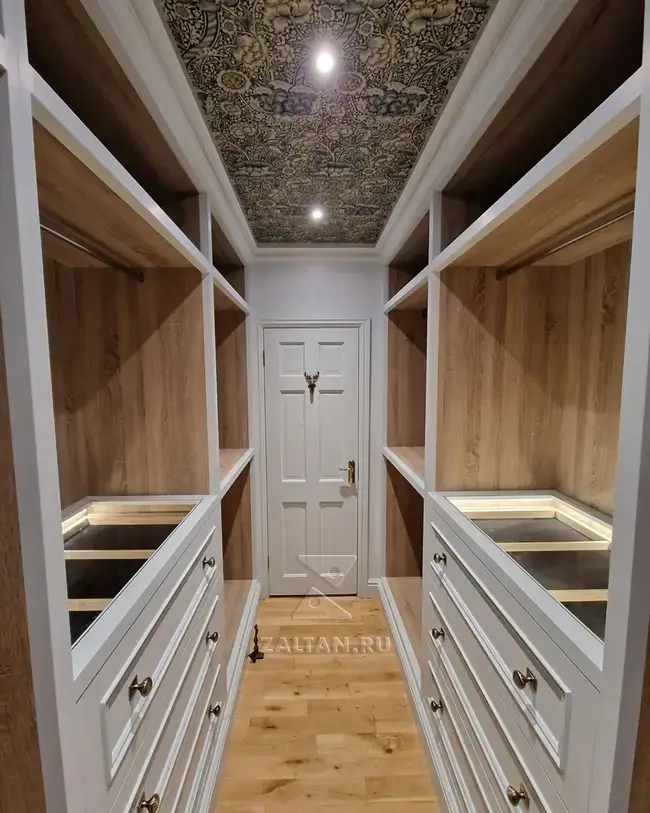 Сочетание эмали и дерева