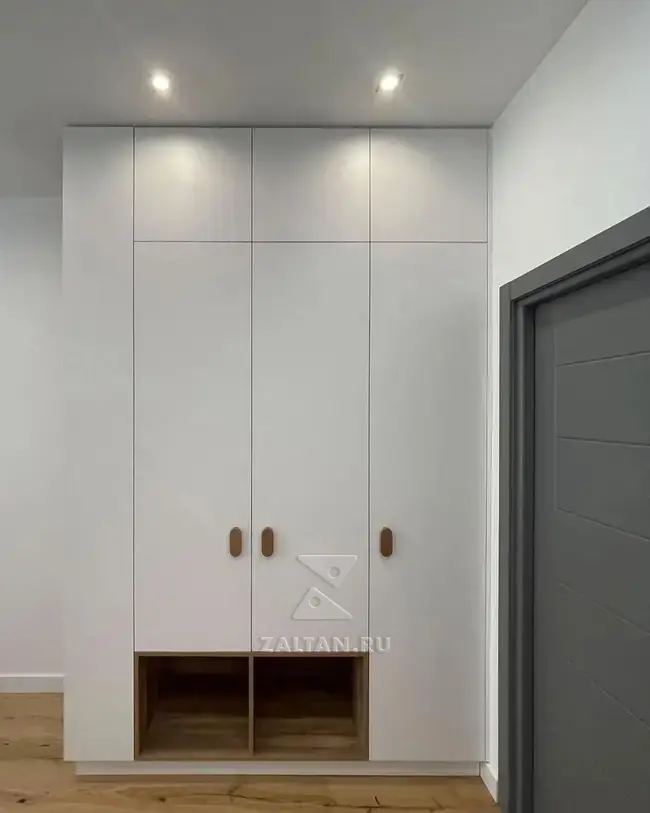 Современный шкаф в спальню