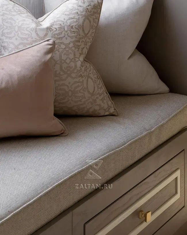 Зона у окна в гардеробной